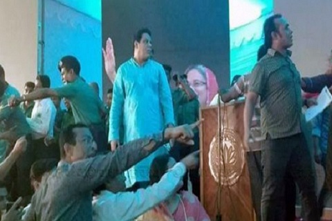 আ.লীগ নেতাকর্মীদের হাতাহাতি ফ্লাইওভার উদ্বোধন অনুষ্ঠানে